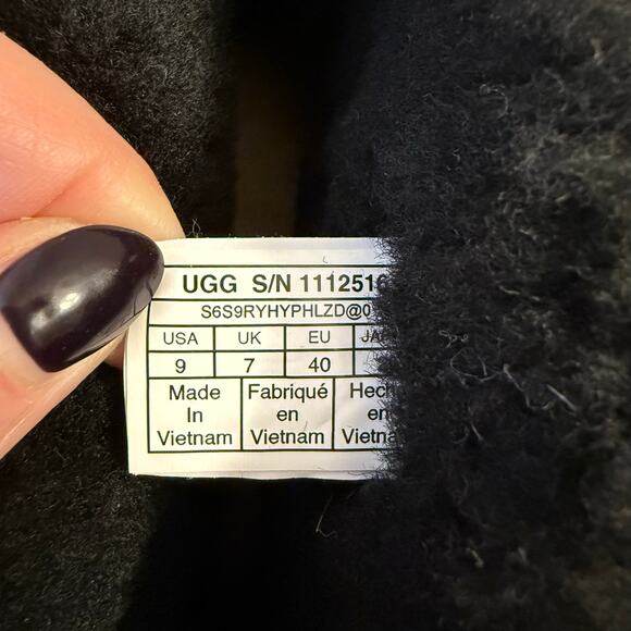 UGG Boot Classic Zodiac Mini Suede Shearling Rhinestone Black Women’s Size 9 - Picture 6 of 10